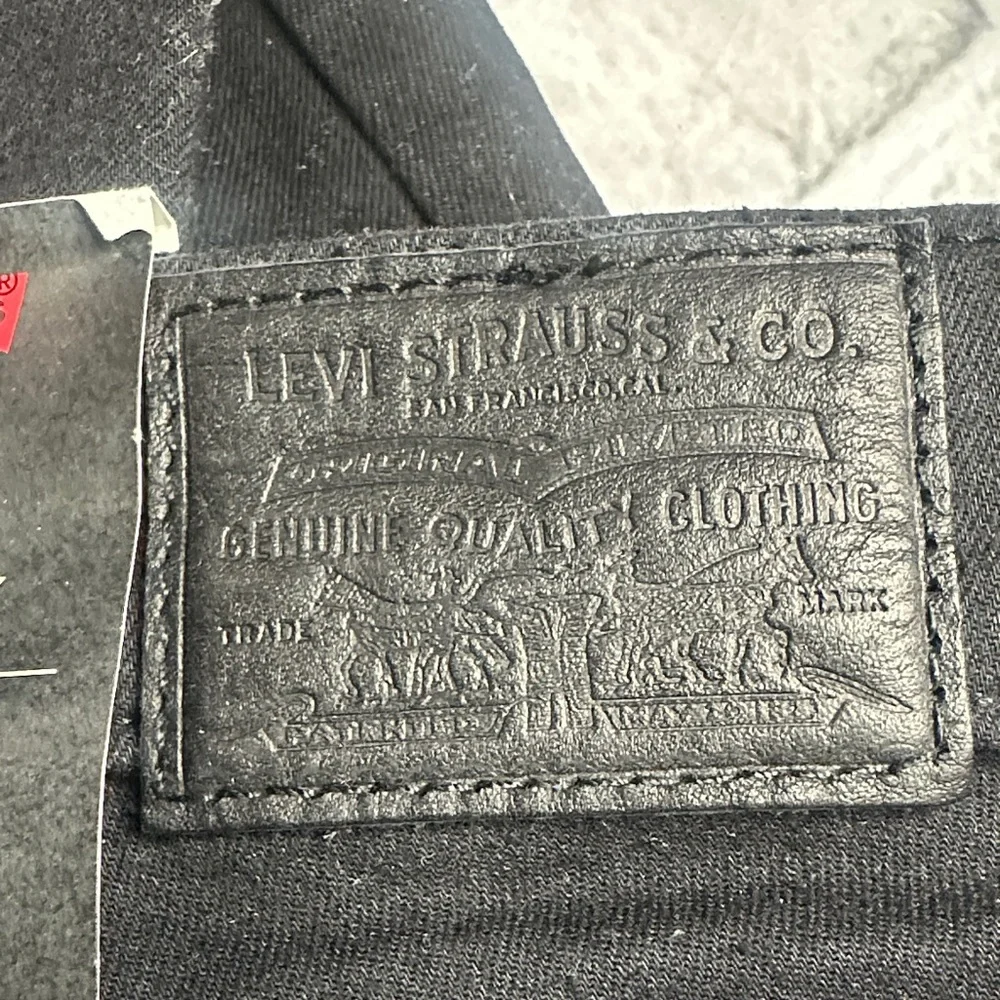 EUC Levi's Premium Black Skinny Jeans for Women - Picture 9 of 16